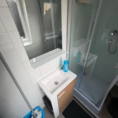Appartement Prox Gares, Zenith, Centre Ville, Stade Pierre Mauroy, Metro, Bus, Fast Food *